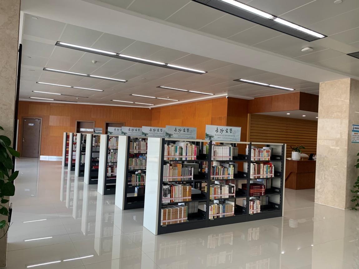 何頓最新作品，引領(lǐng)你進(jìn)入獨(dú)特的文學(xué)之旅