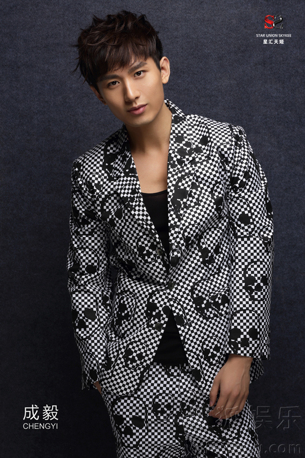 成毅最新劇透揭秘，小巷深處的獨(dú)特風(fēng)情