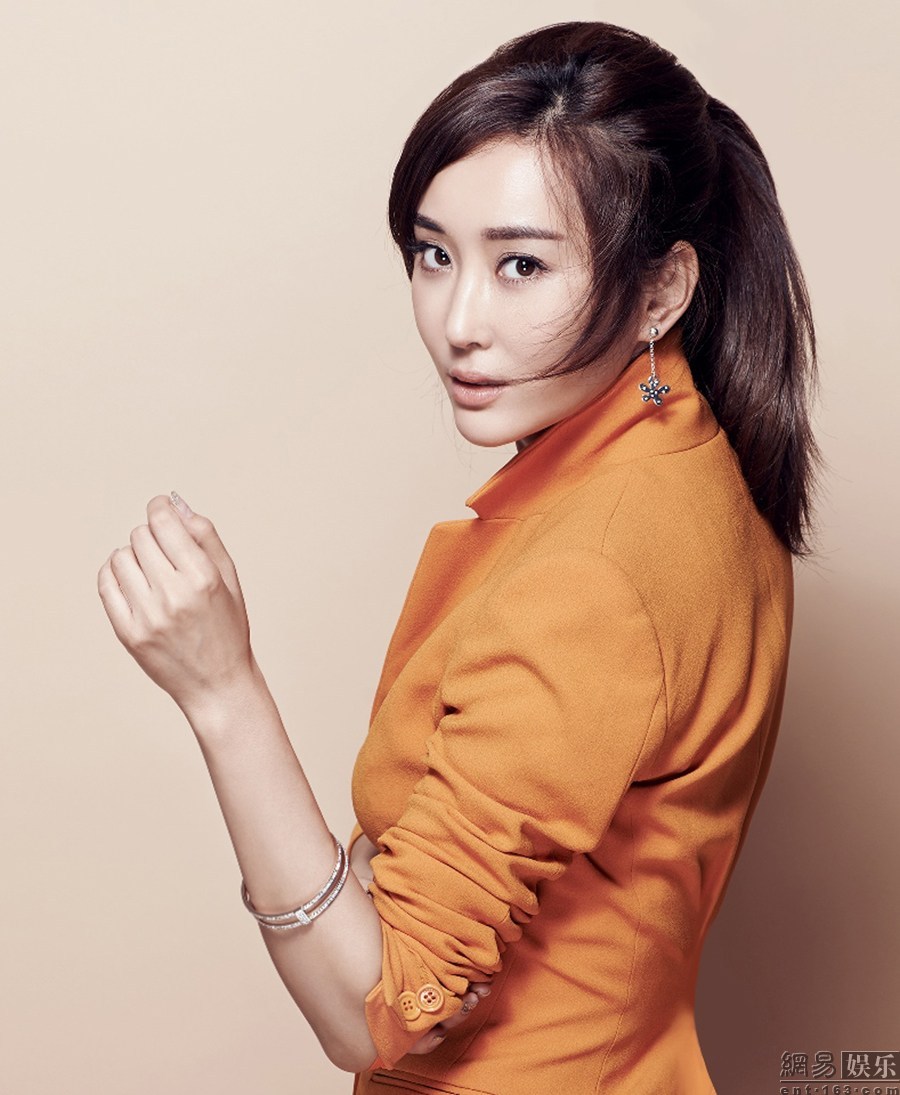 麥秀彩兒引領(lǐng)最新時(shí)尚潮流，成為新領(lǐng)軍者